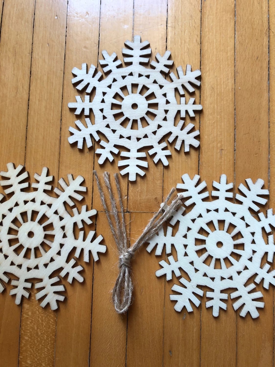 Set 27 decorazioni fiocchi di neve in legno da appendere