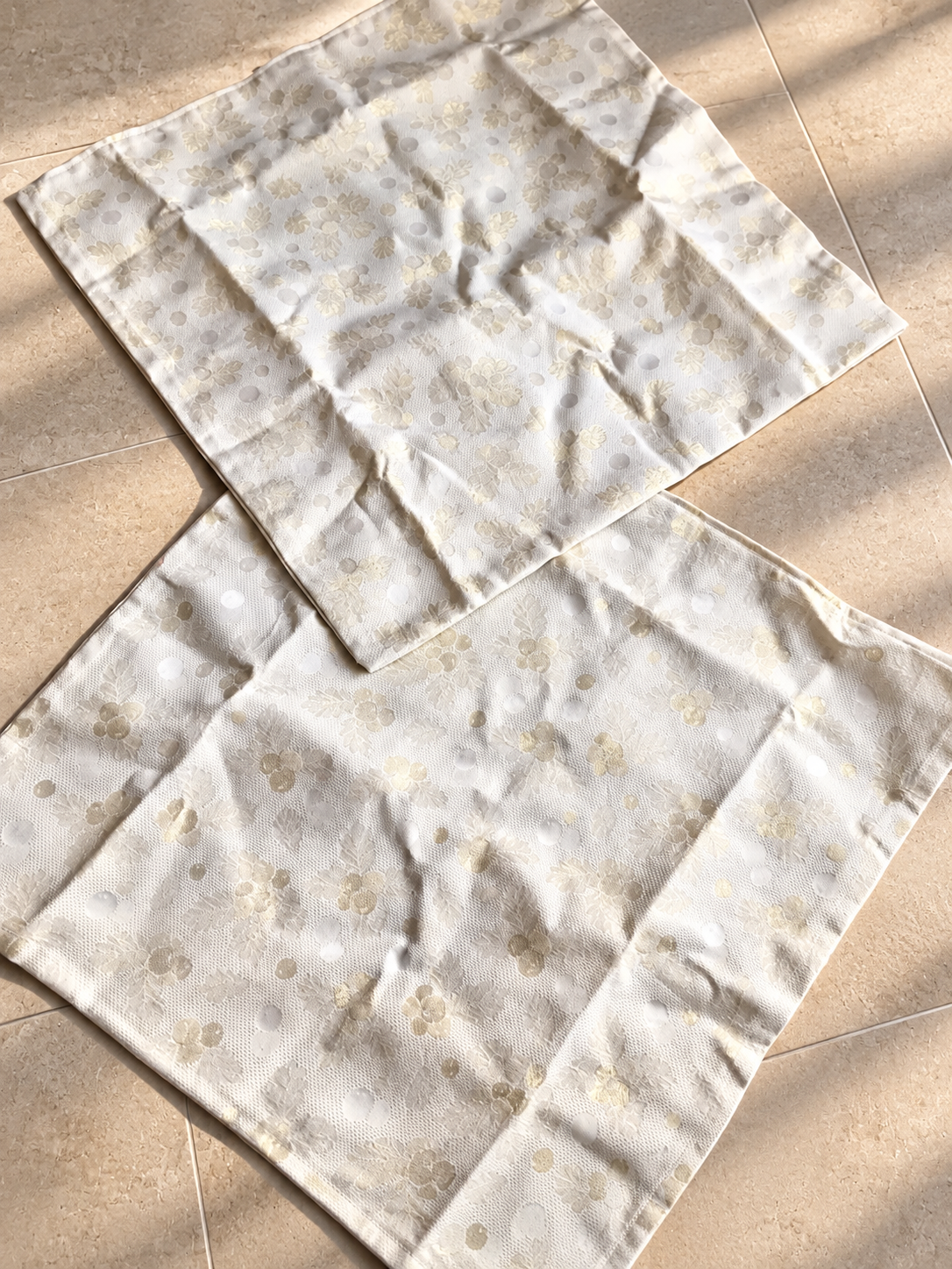 Copricuscini panna e oro 45x45