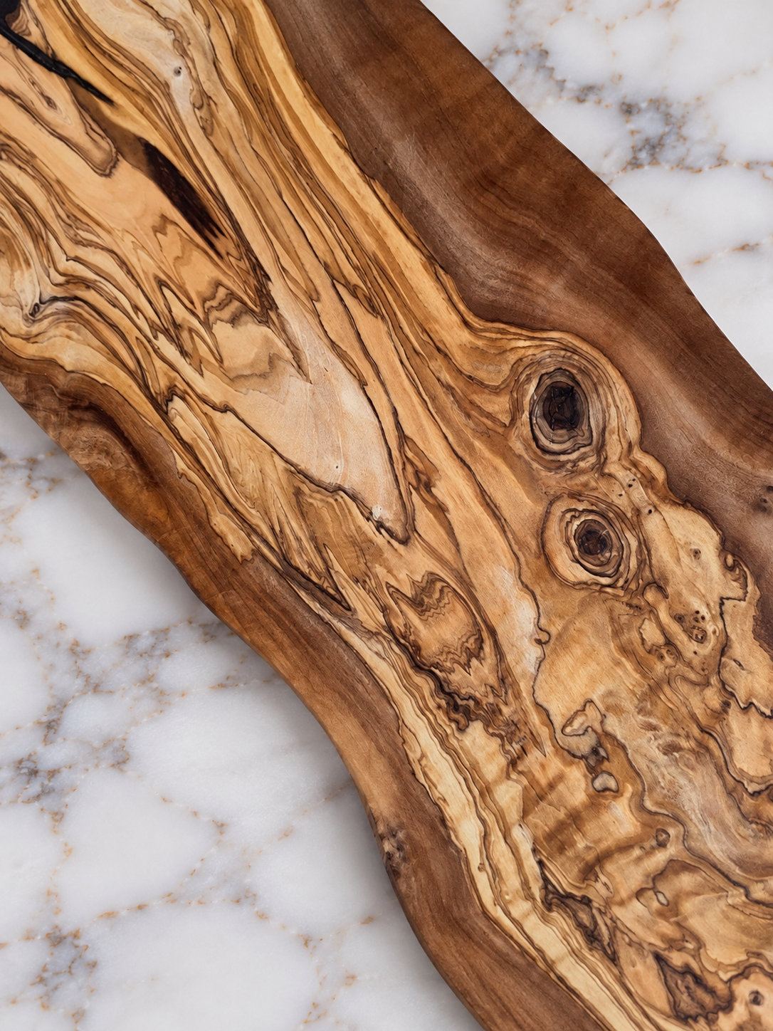 Tagliere "onde" in legno d'ulivo