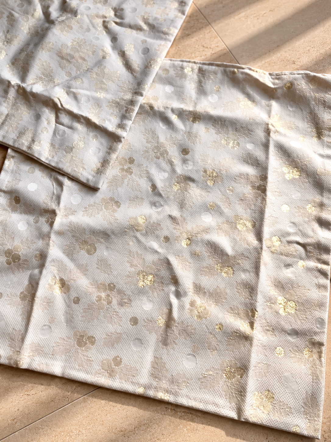 Copricuscini panna e oro 45x45