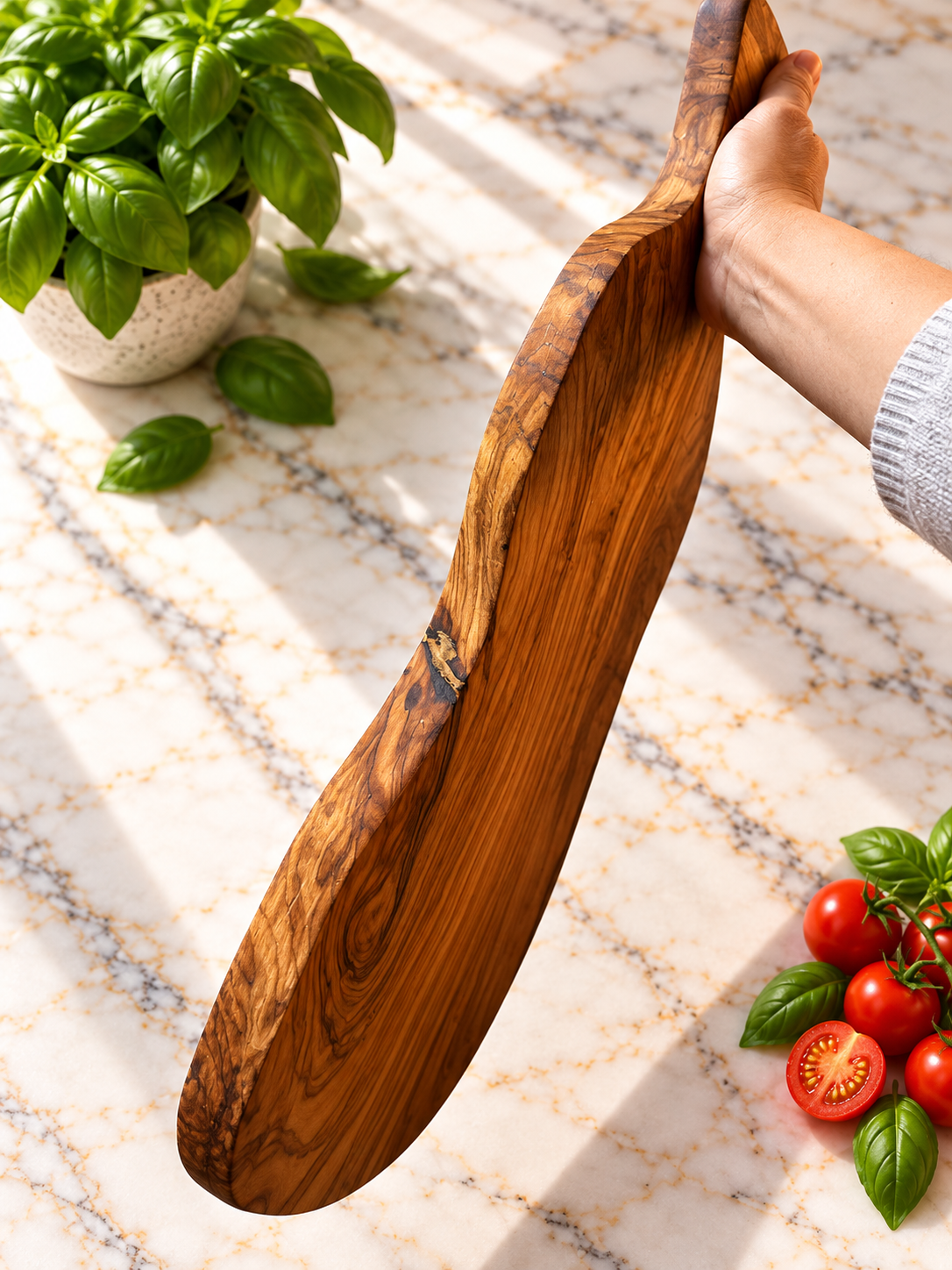 Il Tagliere "Orizzonte" in legno d'ulivo