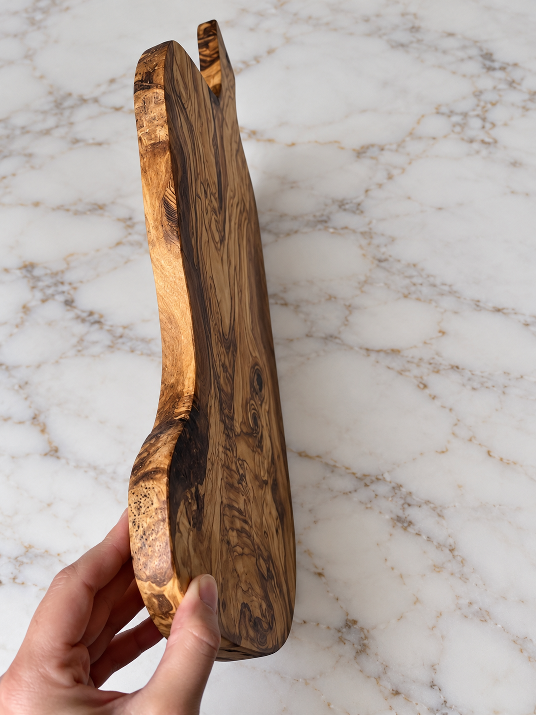 Tagliere "onde" in legno d'ulivo