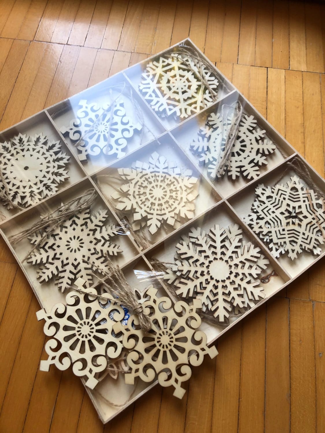 Set 27 decorazioni fiocchi di neve in legno da appendere
