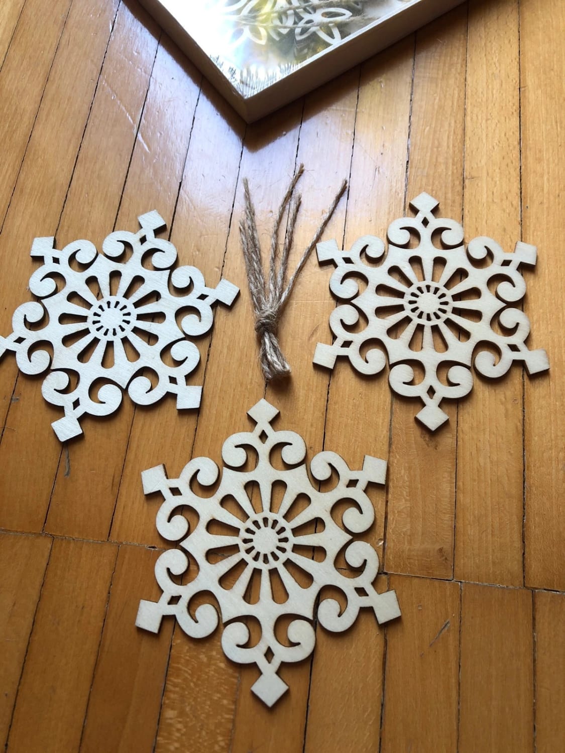 Set 27 decorazioni fiocchi di neve in legno da appendere
