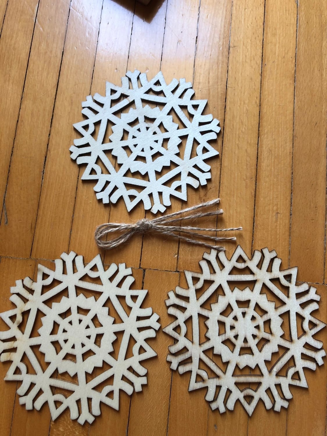 Set 27 decorazioni fiocchi di neve in legno da appendere