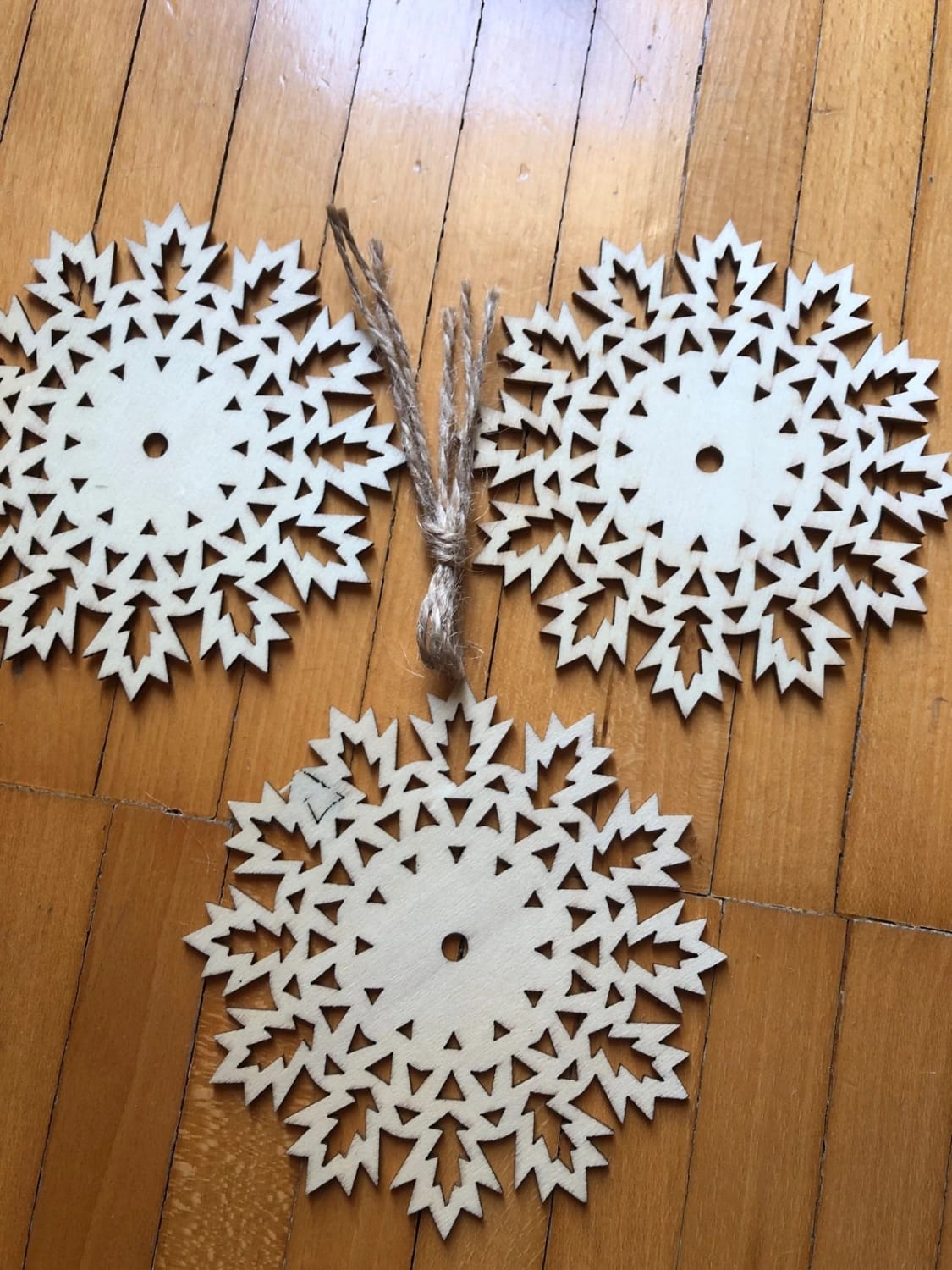 Set 27 decorazioni fiocchi di neve in legno da appendere