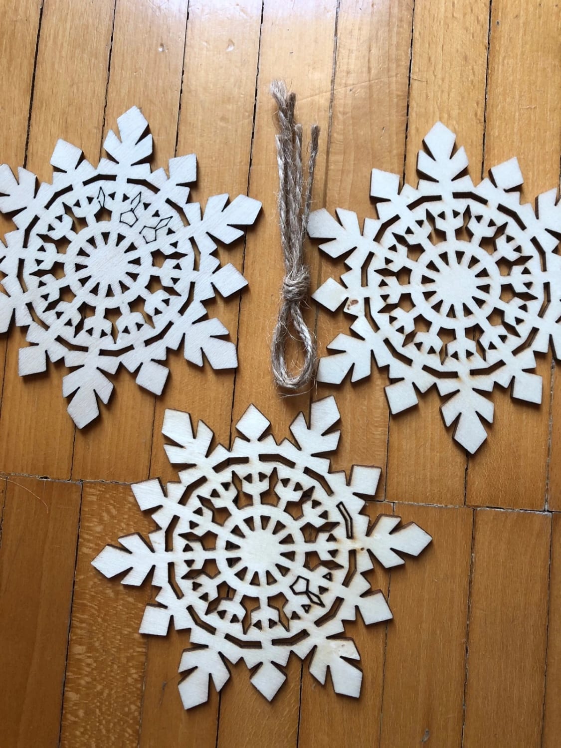Set 27 decorazioni fiocchi di neve in legno da appendere