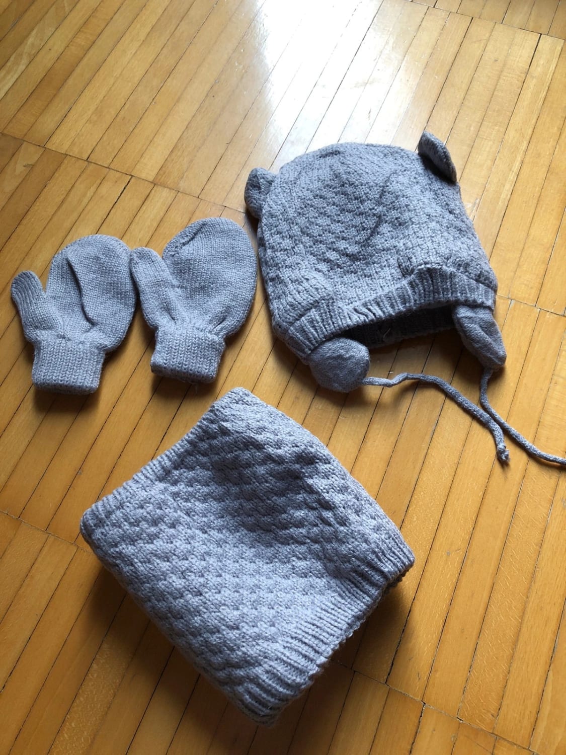 Set bambini berretto, scalda collo e guantini