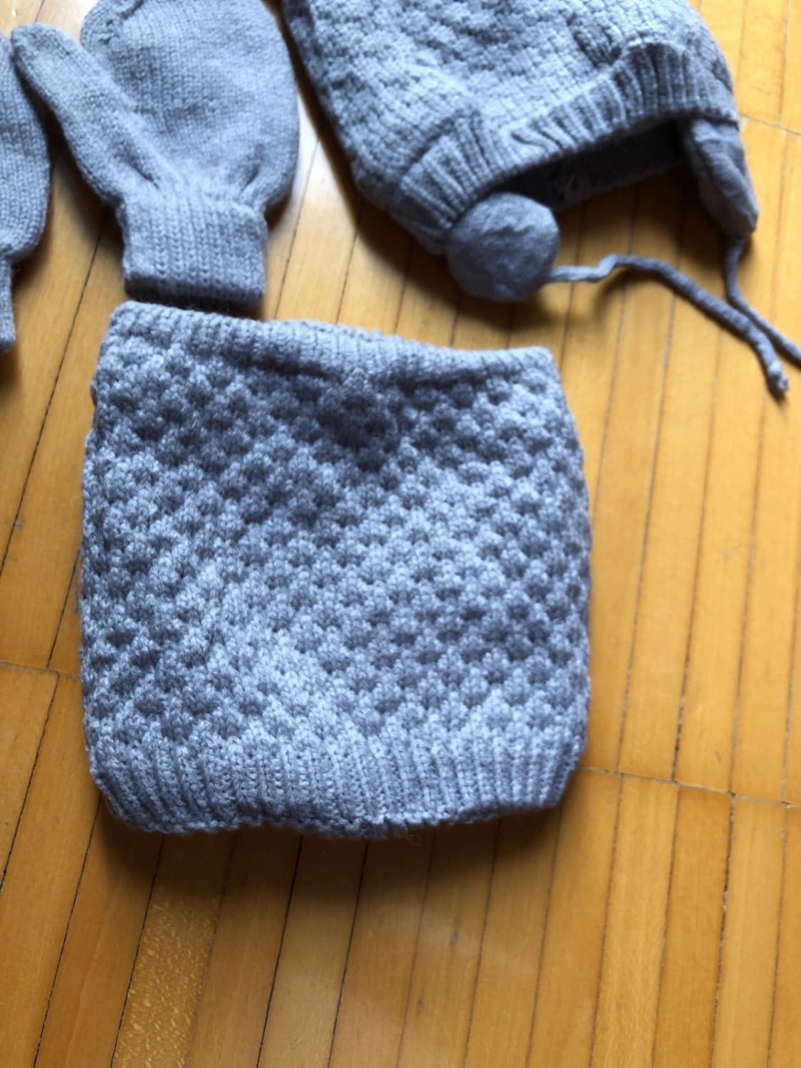 Set bambini berretto, scalda collo e guantini