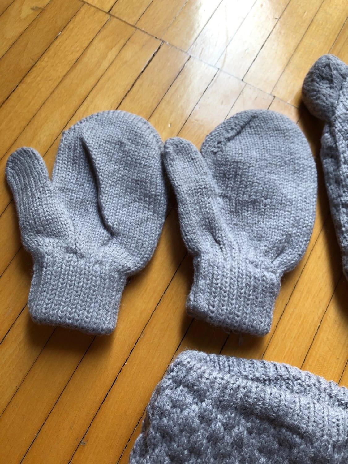 Set bambini berretto, scalda collo e guantini