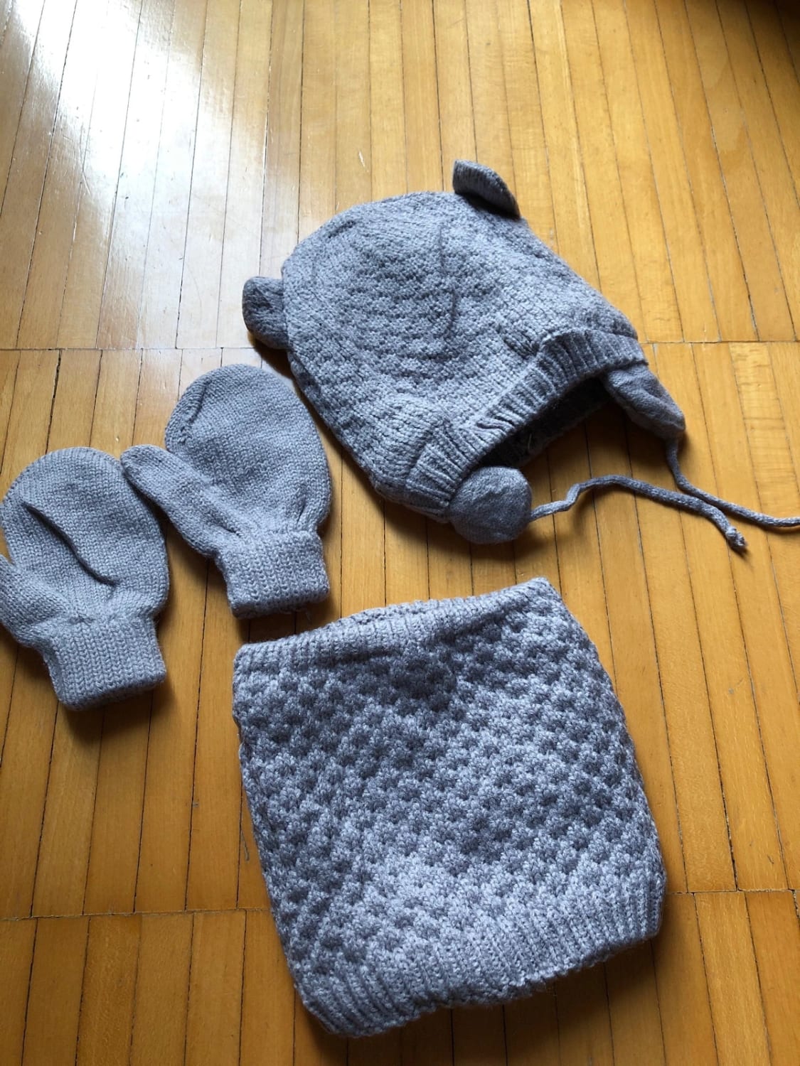 Set bambini berretto, scalda collo e guantini