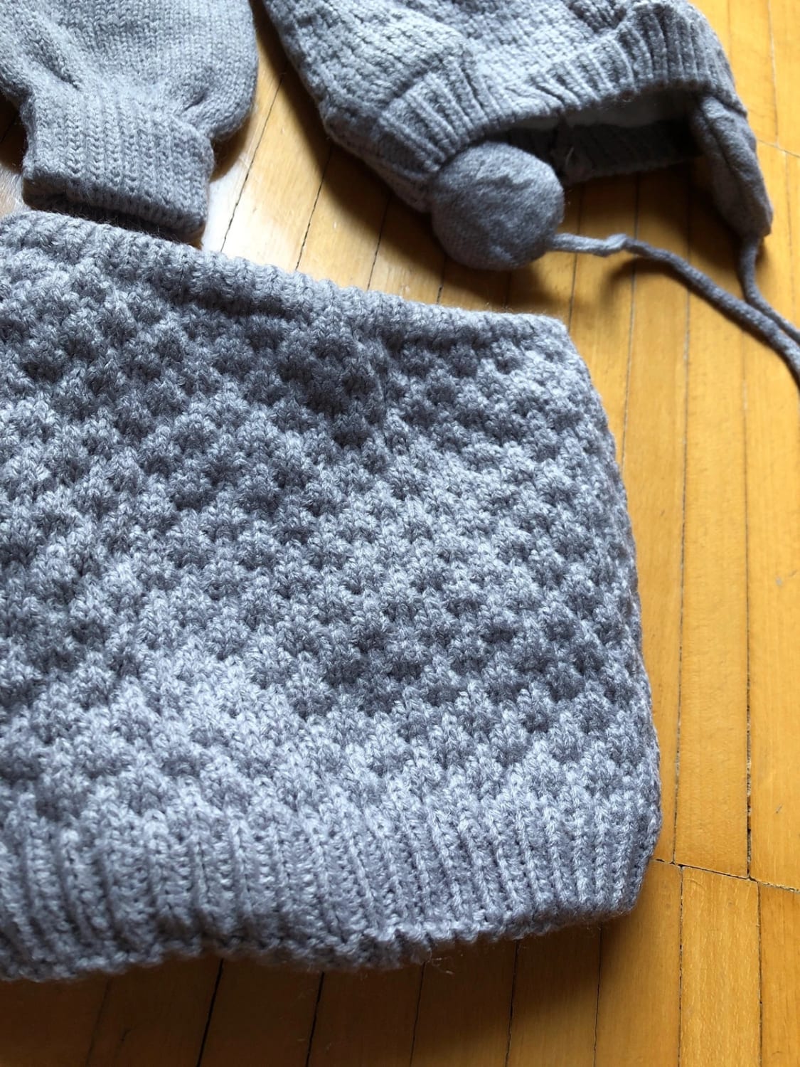 Set bambini berretto, scalda collo e guantini
