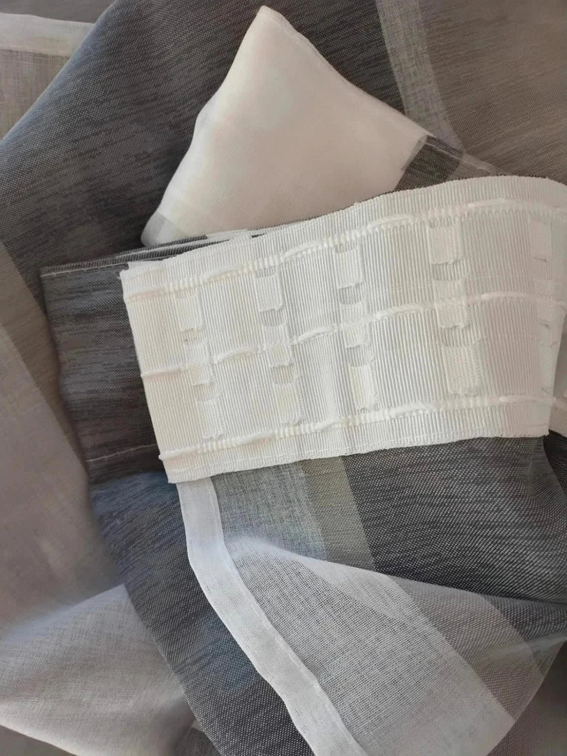 Tende moderne 140x145 cm semitrasparenti grigio scuro e bianco set da 2