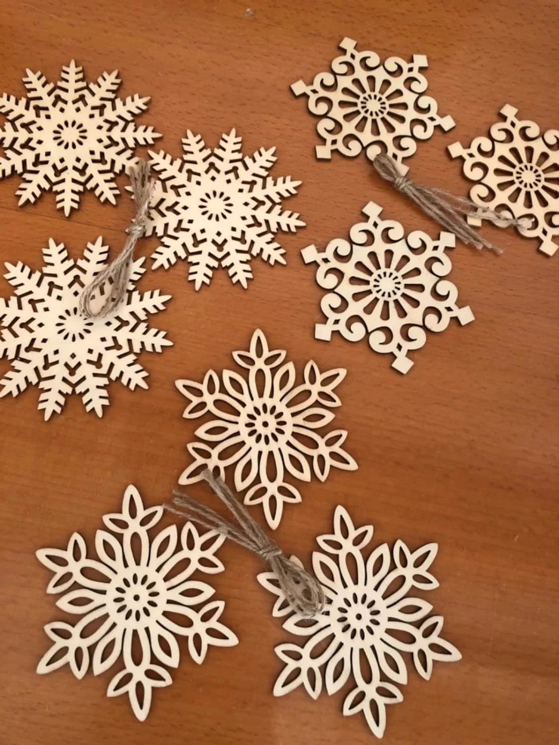 Set 27 decorazioni fiocchi di neve in legno da appendere