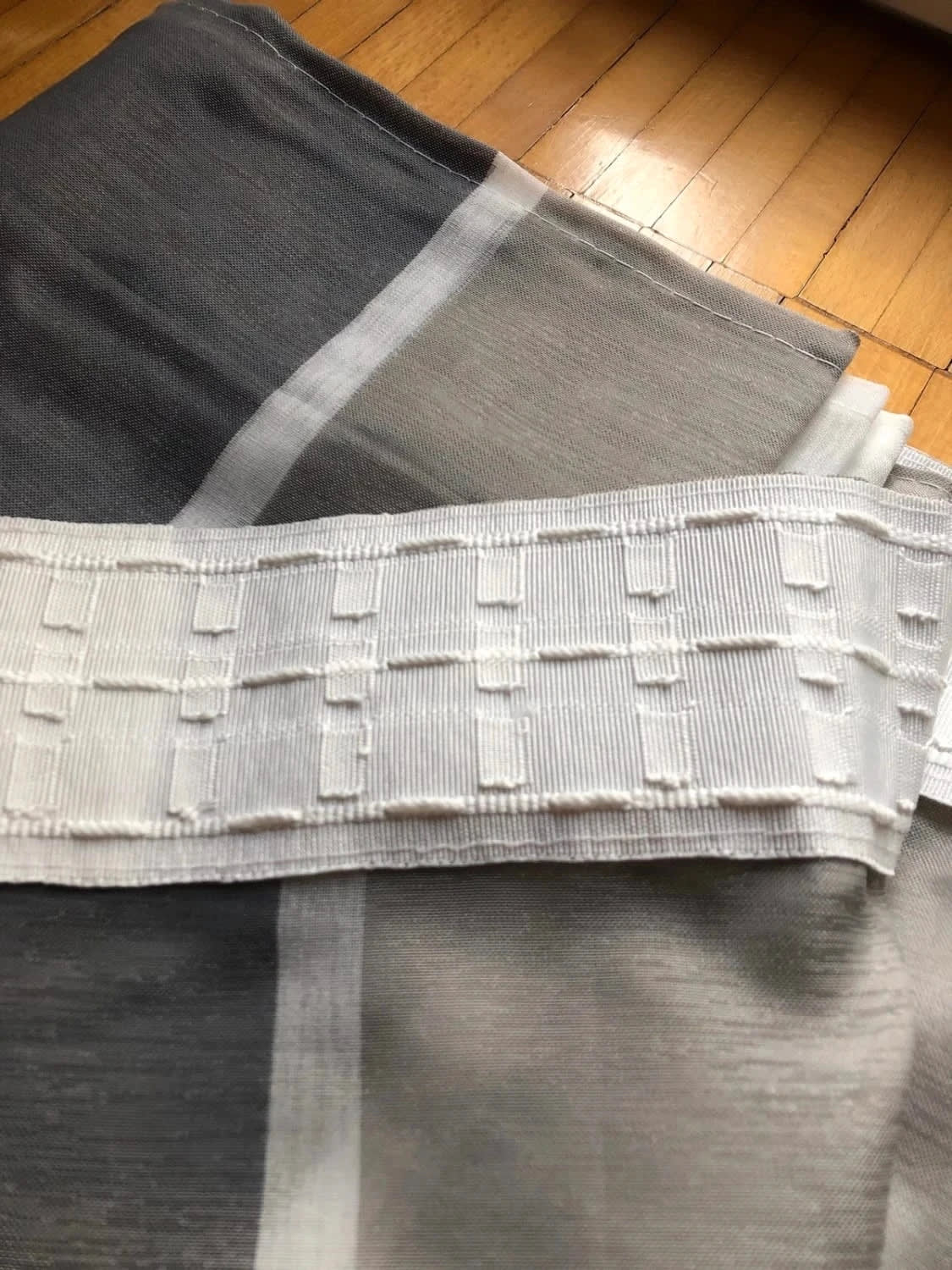 Tende moderne 140x145 cm semitrasparenti grigio scuro e bianco set da 2