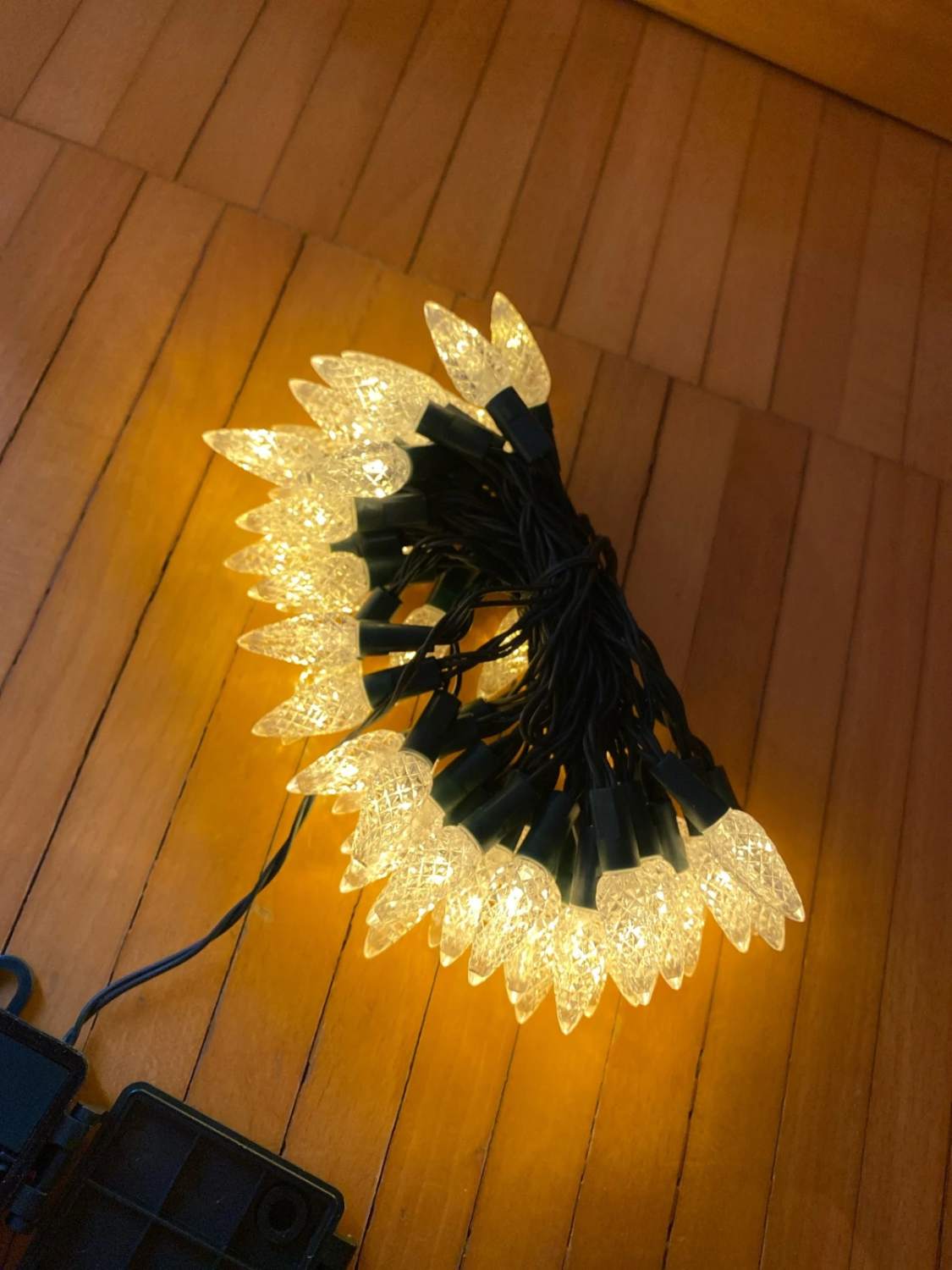 Catena luminosa 5 metri 50 LED a batteria design fragola