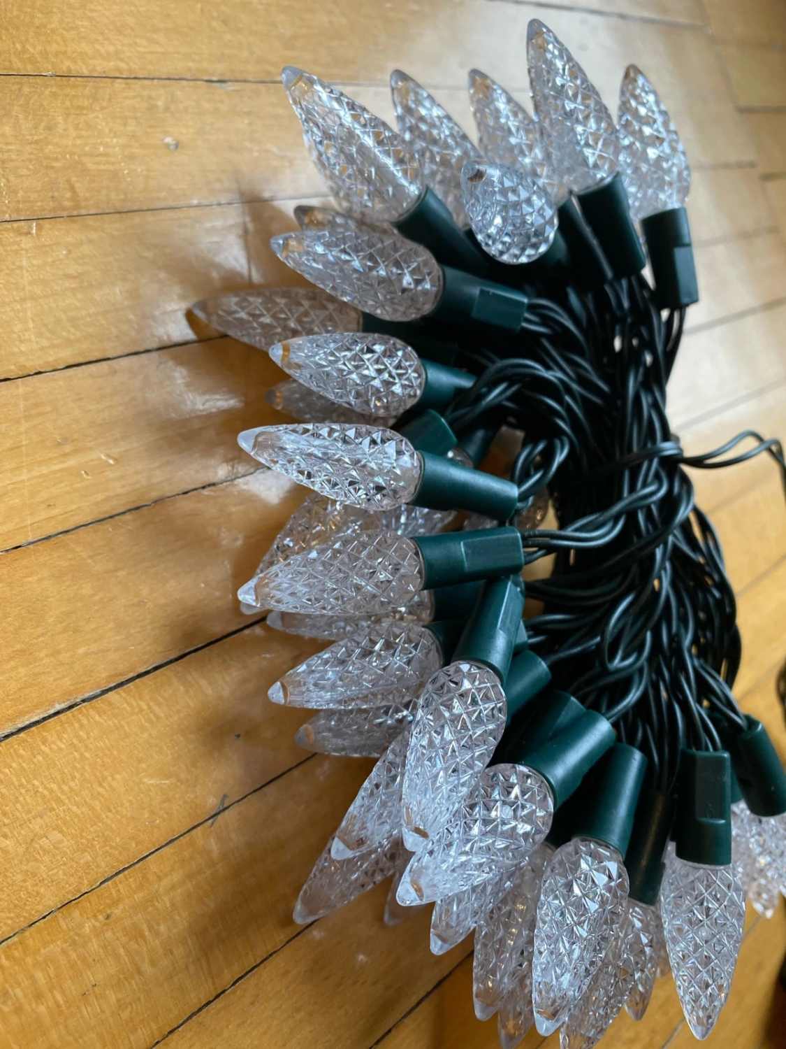 Catena luminosa 5 metri 50 LED a batteria design fragola