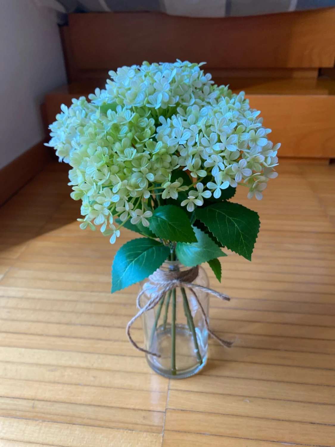 Bouquet di ortensie con vaso in vetro