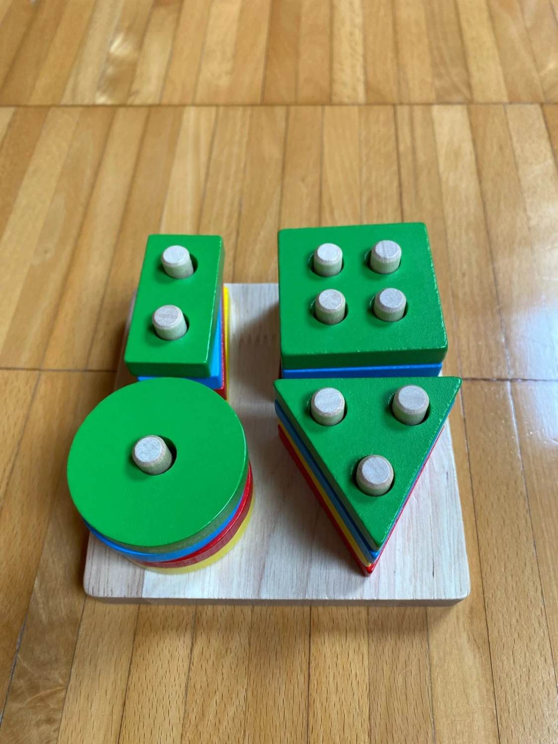 Gioco Montessori incastri forme in legno – 16 pezzi