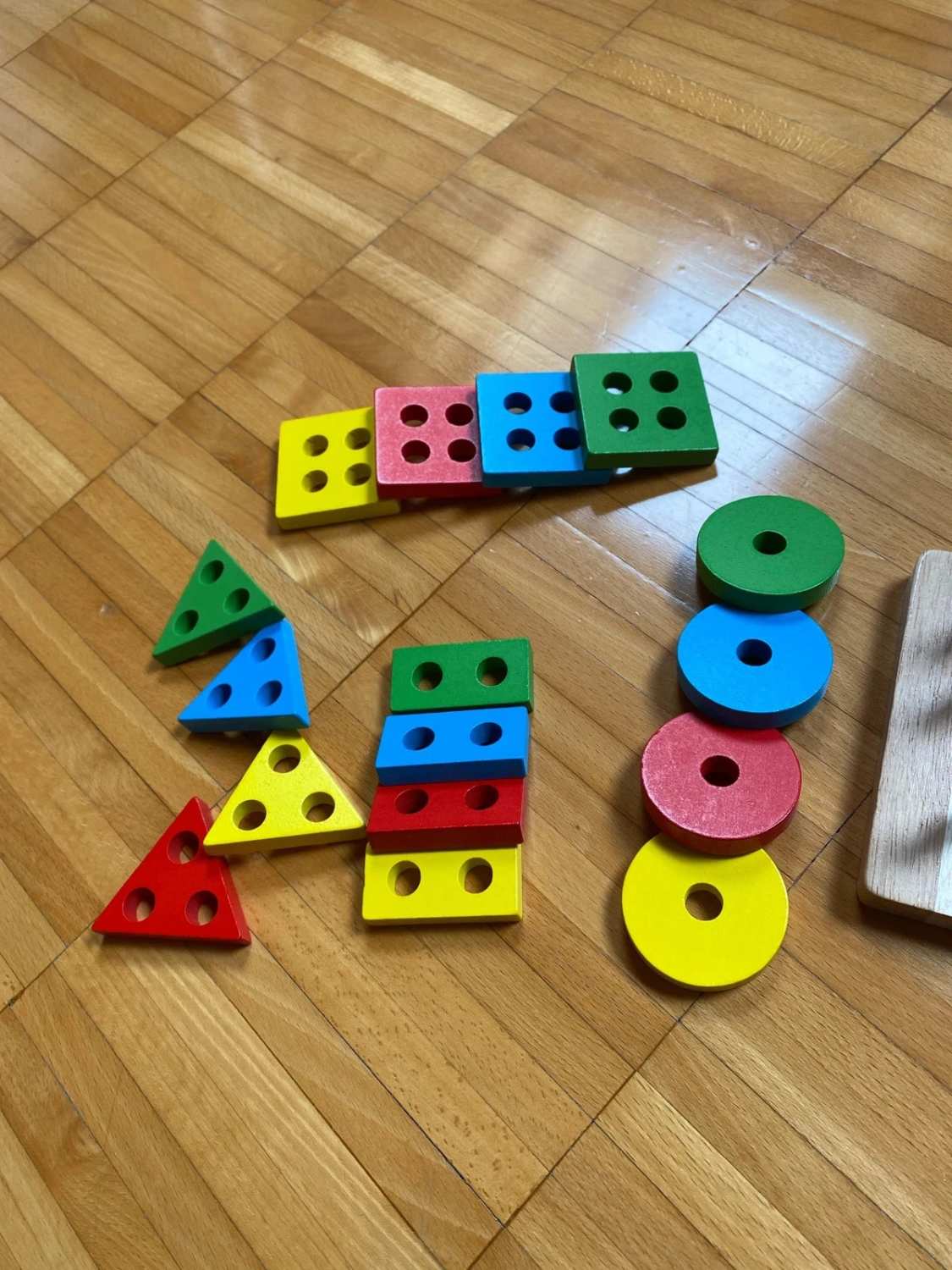 Gioco Montessori incastri forme in legno – 16 pezzi
