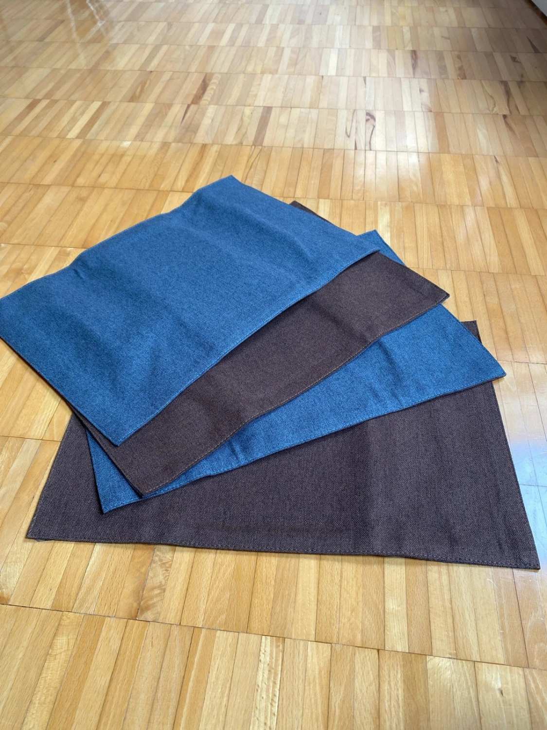 Set 4 tovagliette americane lavabili antiscivolo double face 45x30 cm marrone e ceruleo