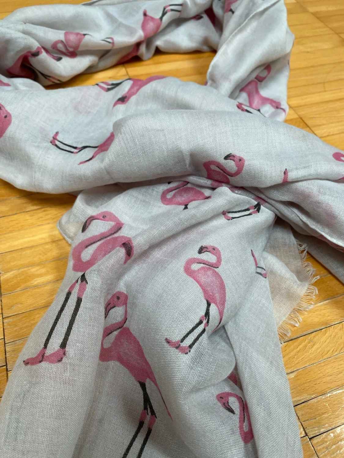 Sciarpa cotone sfrangiata stampa fenicotteri – beige e rosa